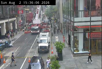 Live traffic camera view of Rockefeller Plz @ 48 St (between 5 Ave @ 6 Ave), Manhattan, New York City