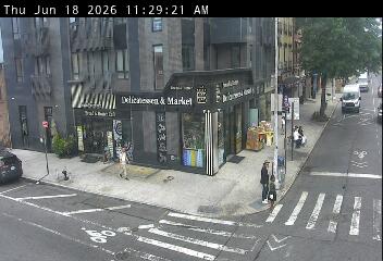 Grand St (Borinquen Pl) Union Ave