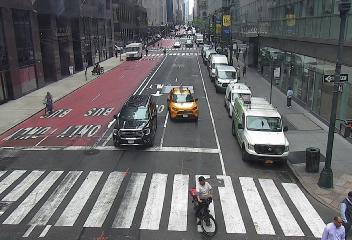 Madison Ave E 44 St