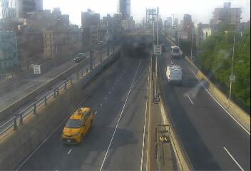 Live snapshot from MHB-16A Manh East of Colonnade Entr
